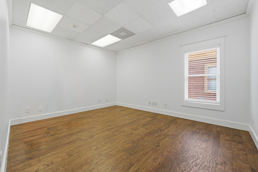 More Photos Of 1843 Peeler Rd, Dunwoody Office For Lease