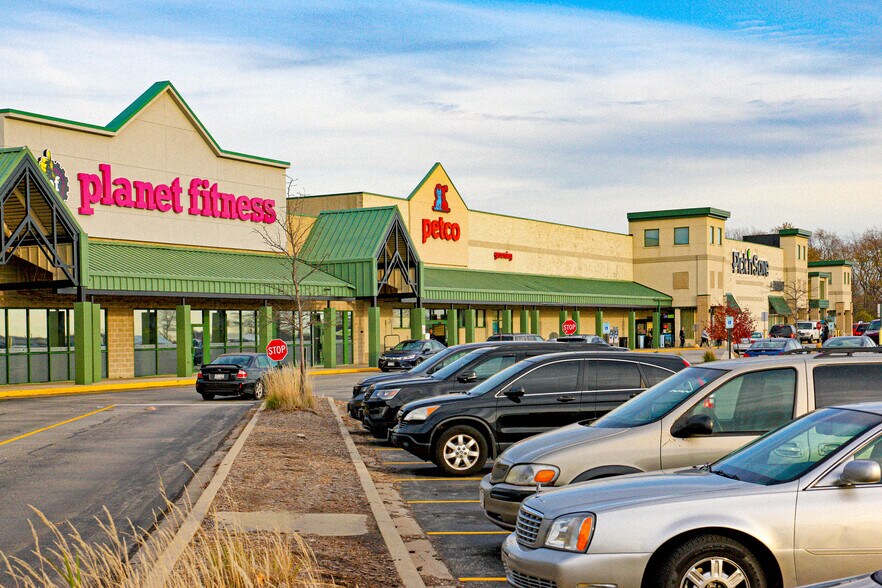 More Photos Of 4698 S Whitnall Ave, Saint Francis Freestanding For Lease
