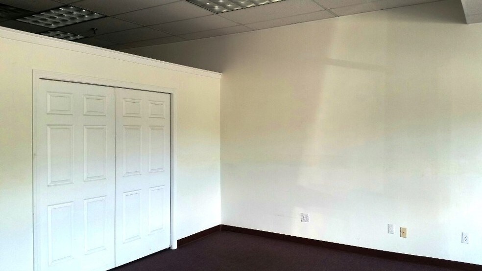 More Photos Of 71-75 John Fitch Blvd, South Windsor General Retail For Lease