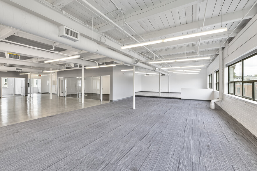 More Photos Of 56 Roland St, Charlestown Flex For Lease