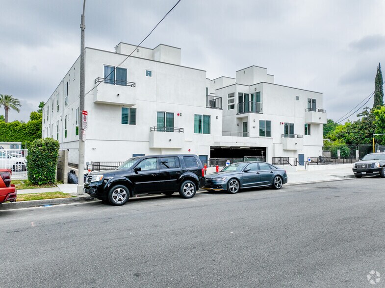 More Photos Of 8837 Burnet Ave, North Hills Apartments For Sale