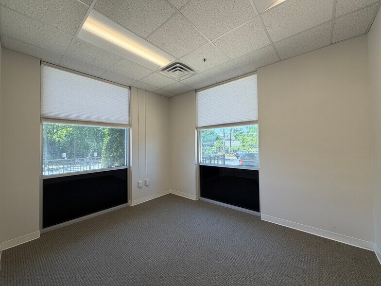 More Photos Of 2209 Abbott Martin Rd, Nashville Apartments For Lease