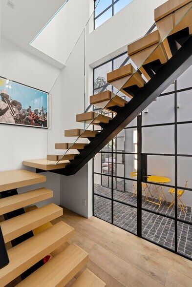 More Photos Of 1346 Abbot Kinney Blvd, Venice Office For Sale