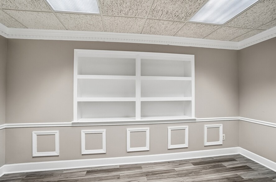 More Photos Of 4753-4759 Cornell Rd, Blue Ash Medical For Sale