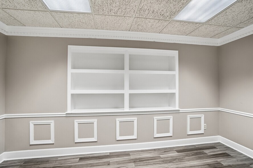 More Photos Of 4753-4759 Cornell Rd, Blue Ash Medical For Sale
