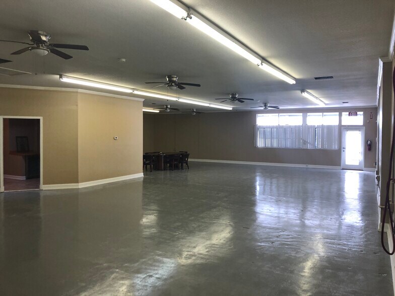 More Photos Of 400 Herman St, Pensacola Industrial For Lease