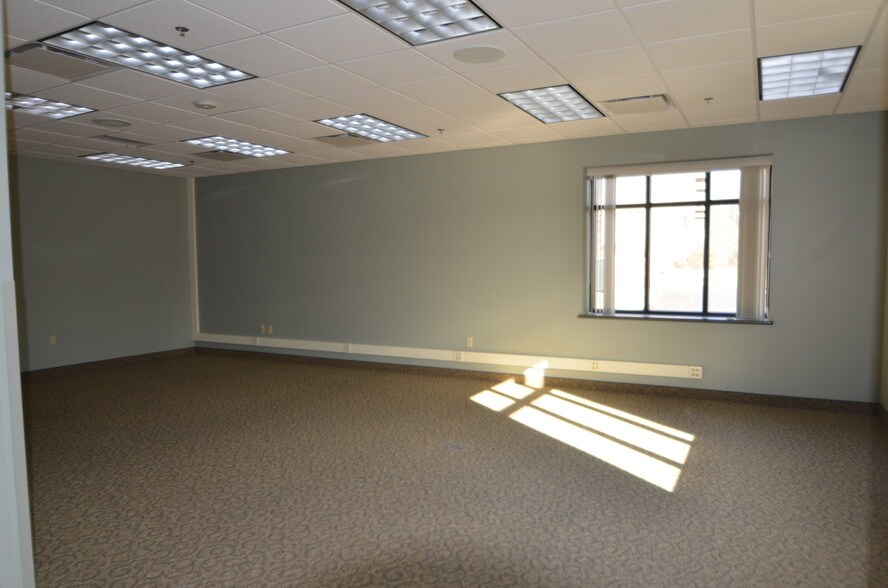 More Photos Of 2 Copeland Ave, La Crosse Office For Sale