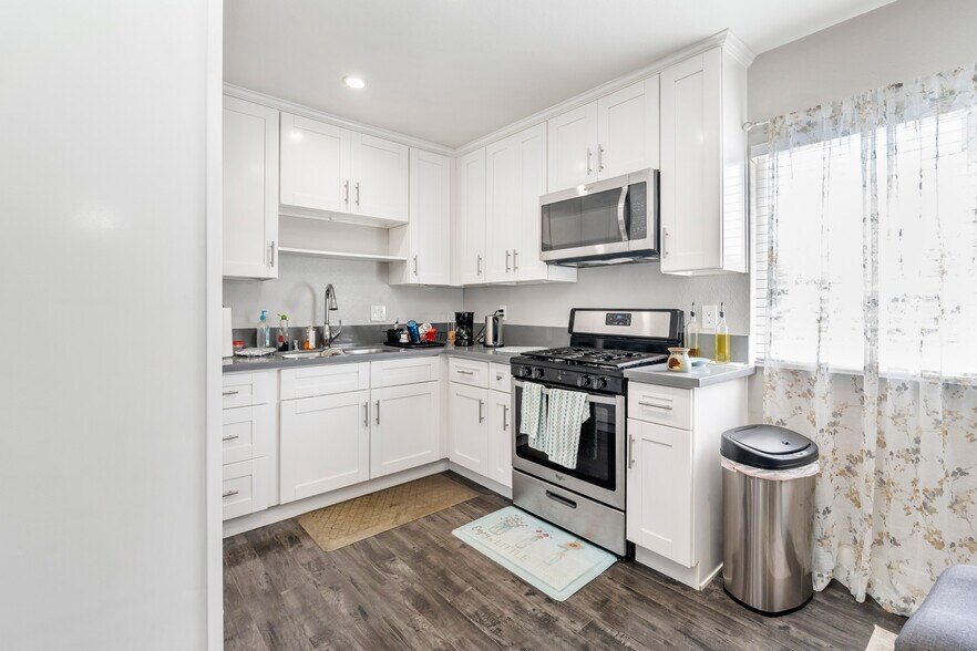 More Photos Of 14715-14719 Chadron Ave, Gardena Apartments For Sale