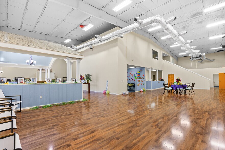 More Photos Of 69 Jessamine Ave, Georgetown Flex For Lease