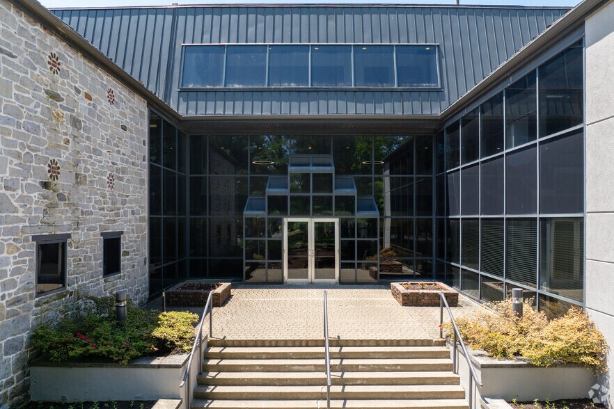 More Photos Of 3400 Bath Pike, Bethlehem Office For Lease