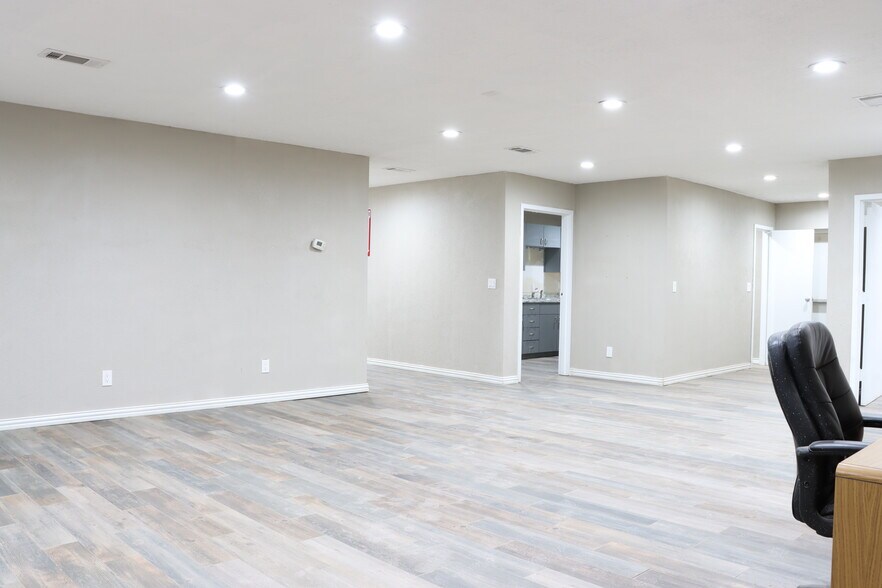 More Photos Of 2403 Avenue O, Eunice Warehouse For Lease