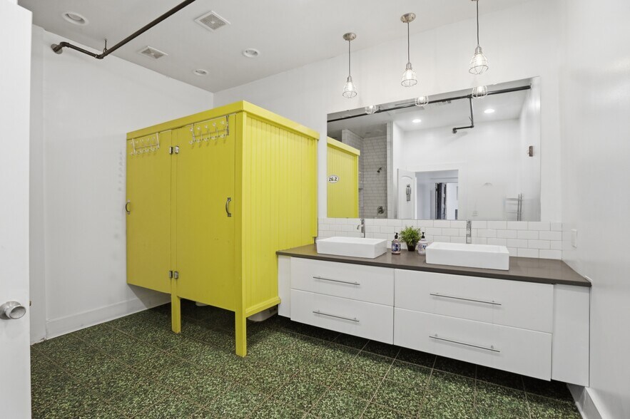 More Photos Of 122 E Randolph Ave, Enid Storefront Retail Residential For Sale