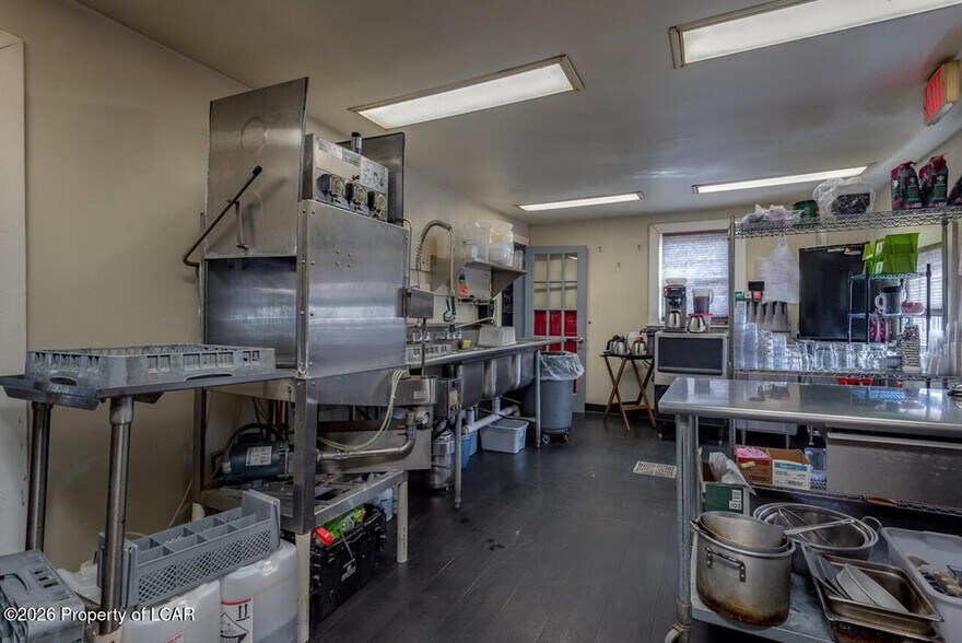 More Photos Of 206 N Main St, Shavertown Office For Sale