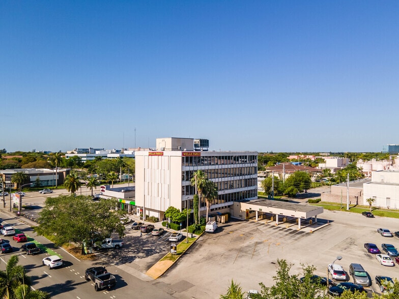 More Photos Of 3325 Hollywood Blvd, Hollywood Loft Creative Space For Lease