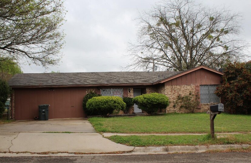 More Photos Of 804 N 19th St, Copperas Cove Specialty For Sale