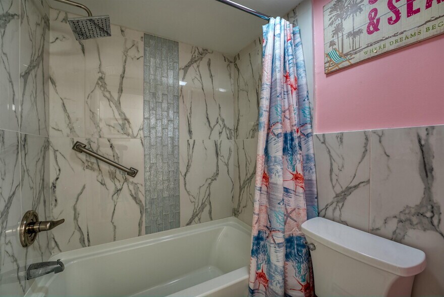 More Photos Of 107 Anastasia Blvd, Saint Augustine Hotel For Sale