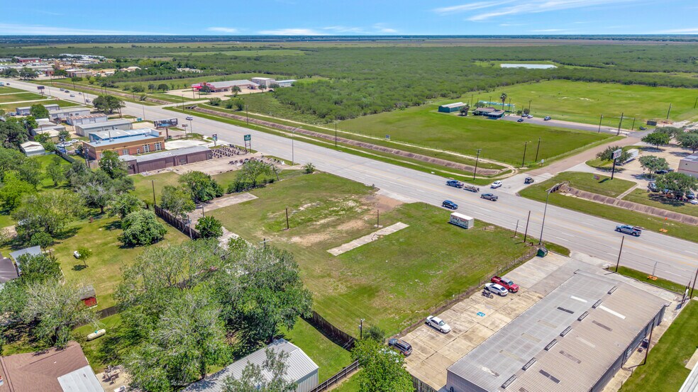 More Photos Of 9505 N Navarro St, Victoria Land For Sale