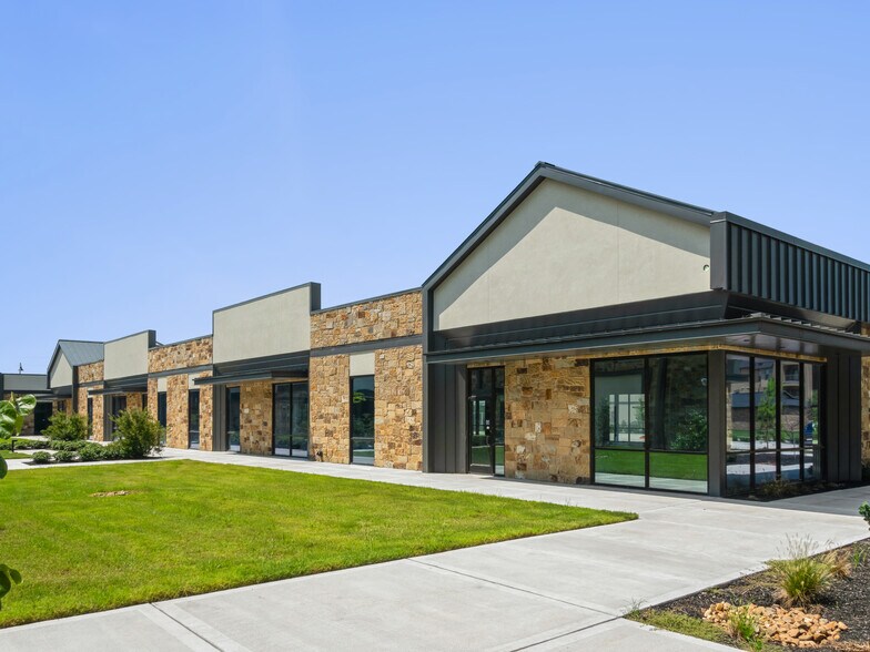 More Photos Of 6519 Skyline Dr, Fulshear General Retail For Sale