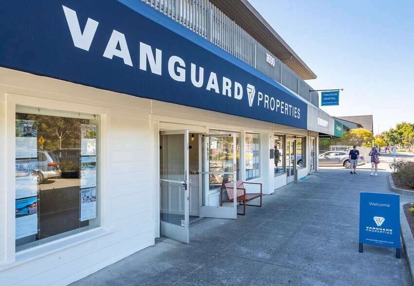 More Photos Of 1690 Tiburon Blvd, Belvedere Tiburon Storefront Retail Office For Lease