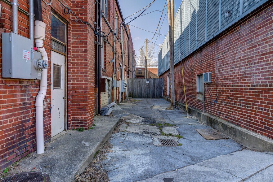 More Photos Of 227 Main St, Kingsport Storefront Retail Residential For Sale