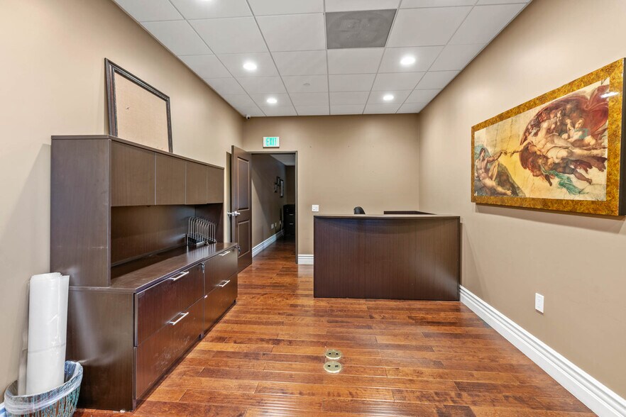 More Photos Of 13833-13841 Ventura Blvd, Sherman Oaks Storefront Retail Office For Sale