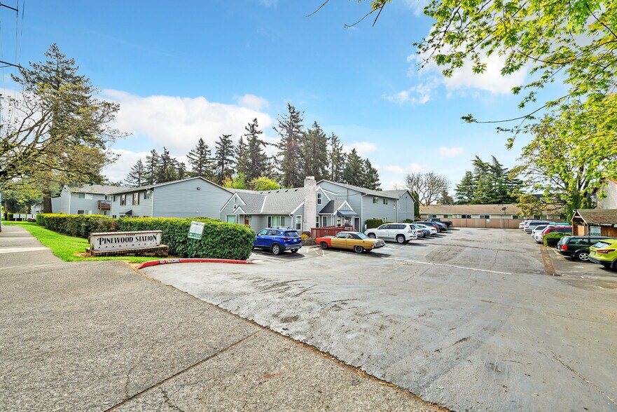 More Photos Of 16300-16400 E Burnside St, Gresham Apartments For Sale