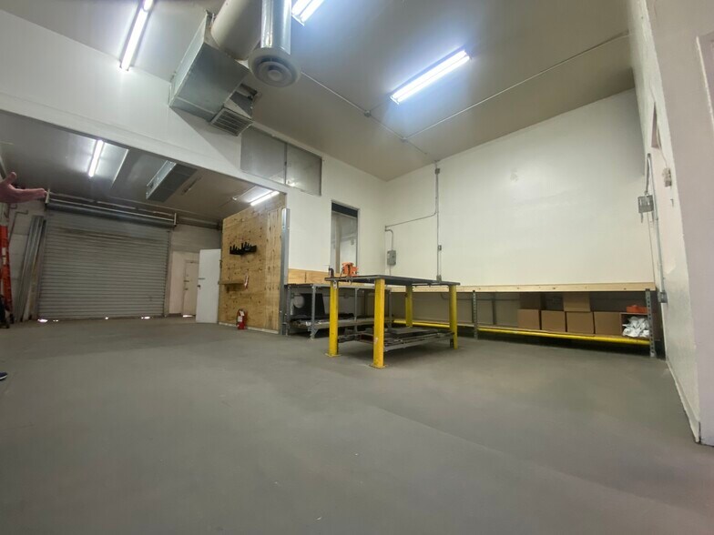 More Photos Of 21421 N 11th Ave, Phoenix Unknown For Lease