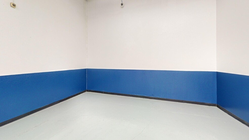 More Photos Of 13722 S Harvard Pl, Gardena Industrial For Lease