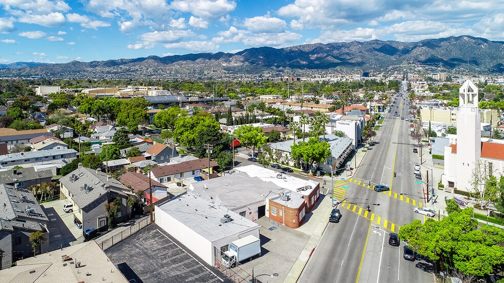 More Photos Of 2101 W Olive Ave, Burbank Warehouse For Sale