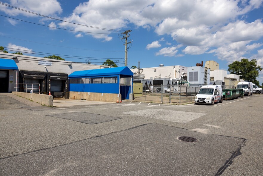 More Photos Of 1200 Prospect Ave, Westbury Manufacturing For Lease