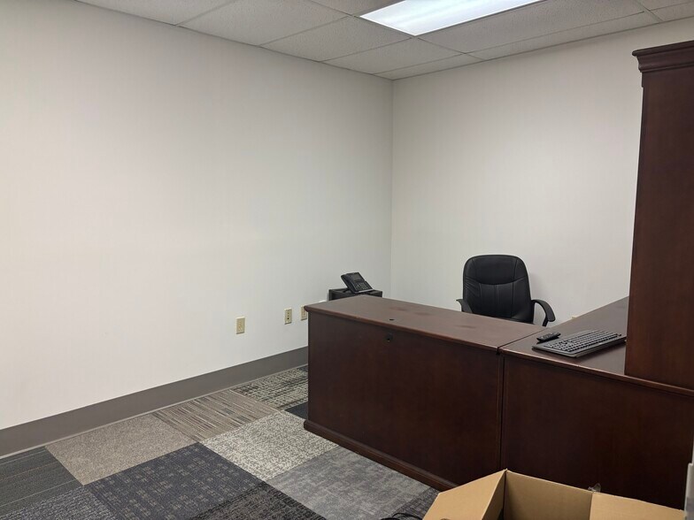 More Photos Of 504 Capital Cir SE, Tallahassee Office For Lease