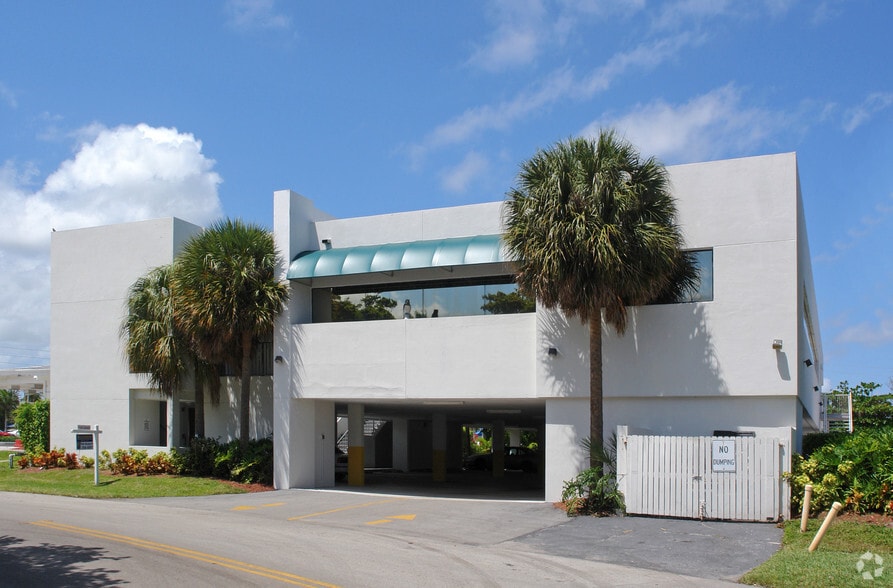 More Photos Of 2201 NE 52nd St, Lighthouse Point Medical For Sale