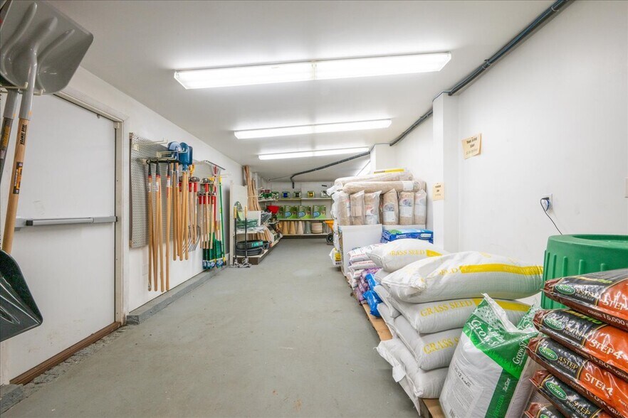 More Photos Of 323 Clarks Falls Rd, North Stonington Freestanding For Lease