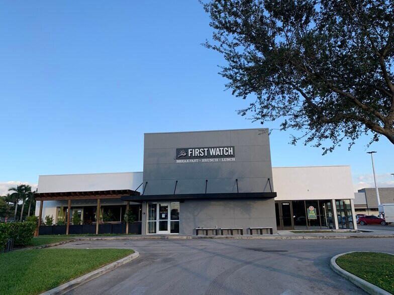More Photos Of 16789-16935 NW 67th Ave, Miami Unknown For Lease