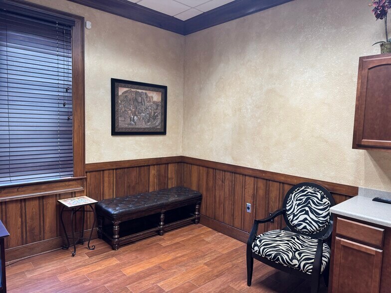 More Photos Of 2400 Hooks St, Clermont Medical For Lease