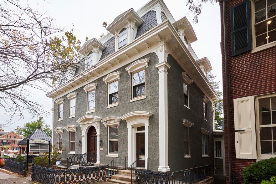 More Photos Of 68 E Court St, Doylestown Office For Lease