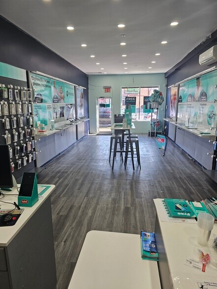 More Photos Of 126-03 Merrick Blvd, Jamaica Storefront For Lease