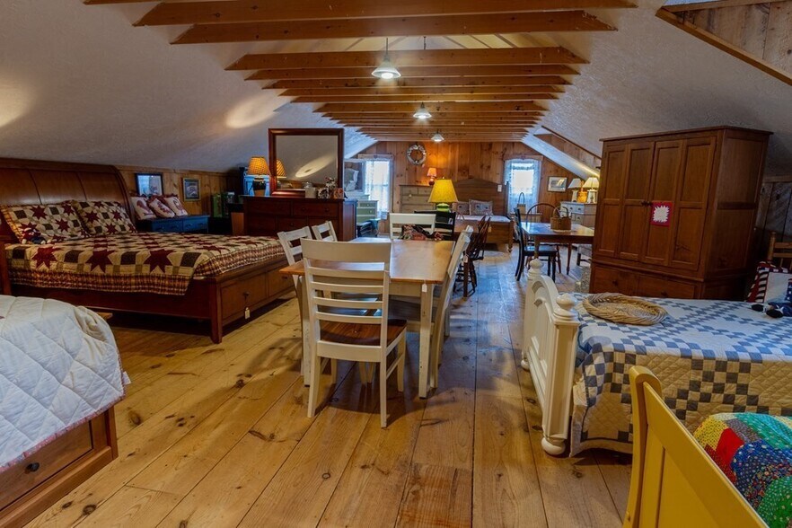 More Photos Of 18 Sargent St, Cherry Valley Flex For Sale