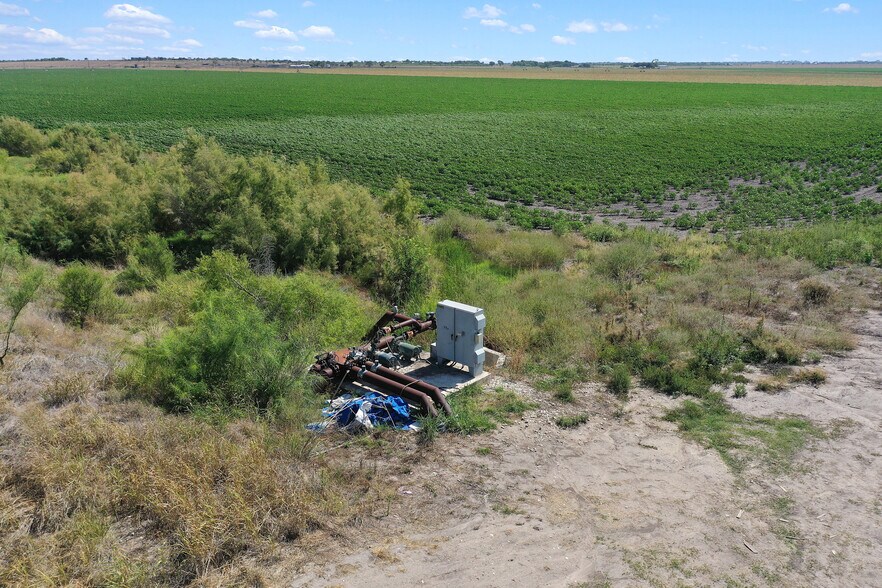 More Photos Of CR 5715, Natalia Land For Sale