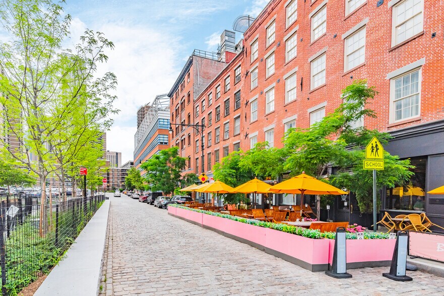 More Photos Of 25-27 Peck Slip, New York Multifamily For Sale