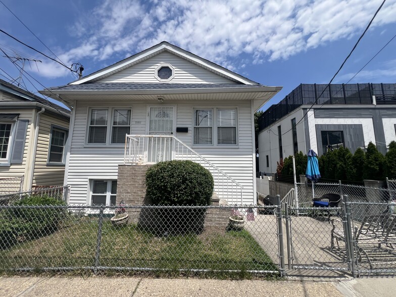 Primary Photo Of 2811 Haring St, Brooklyn Multifamily For Sale