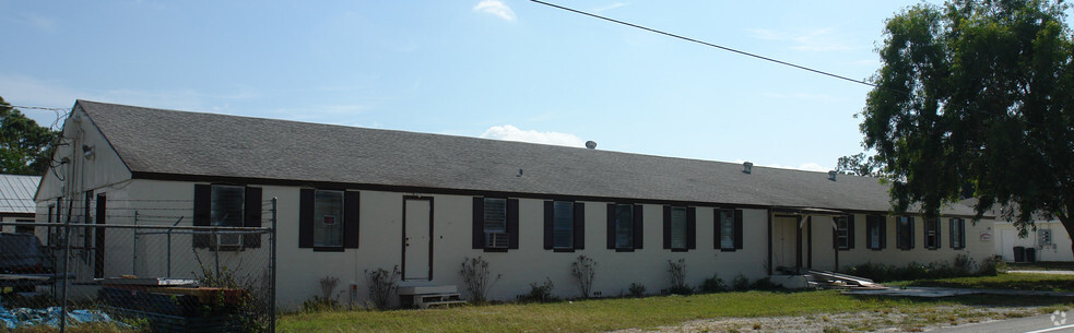 Primary Photo Of 208 4th St, Fort Myers Warehouse For Lease