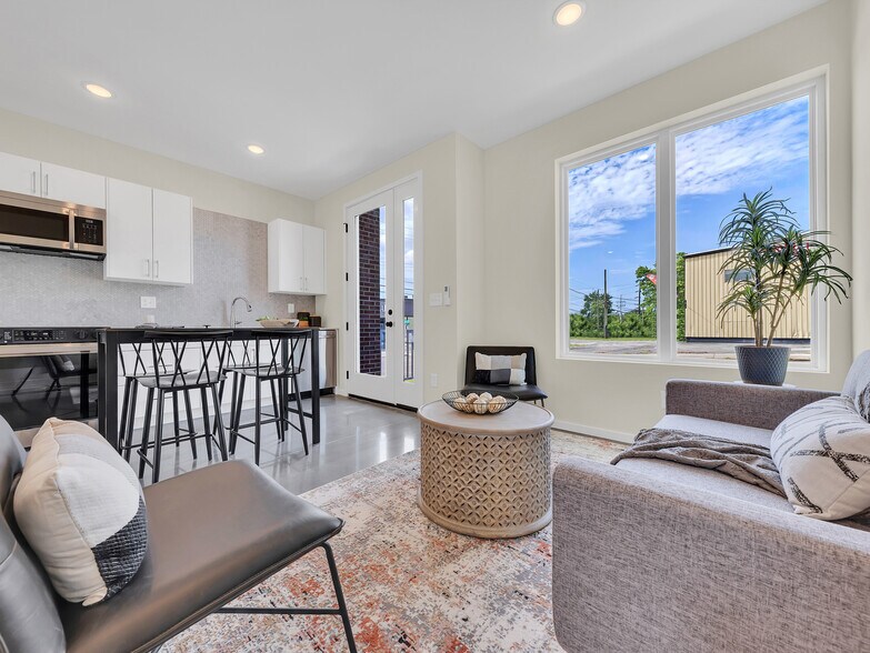 More Photos Of 1602 N Central St, Knoxville Apartments For Sale