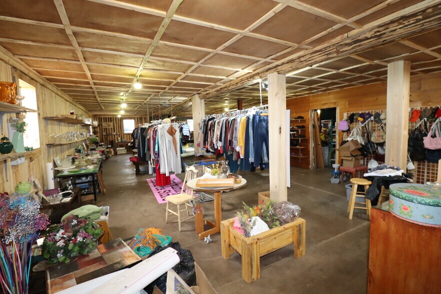 More Photos Of 3600 Ellis Ave, Ashland Flex For Sale