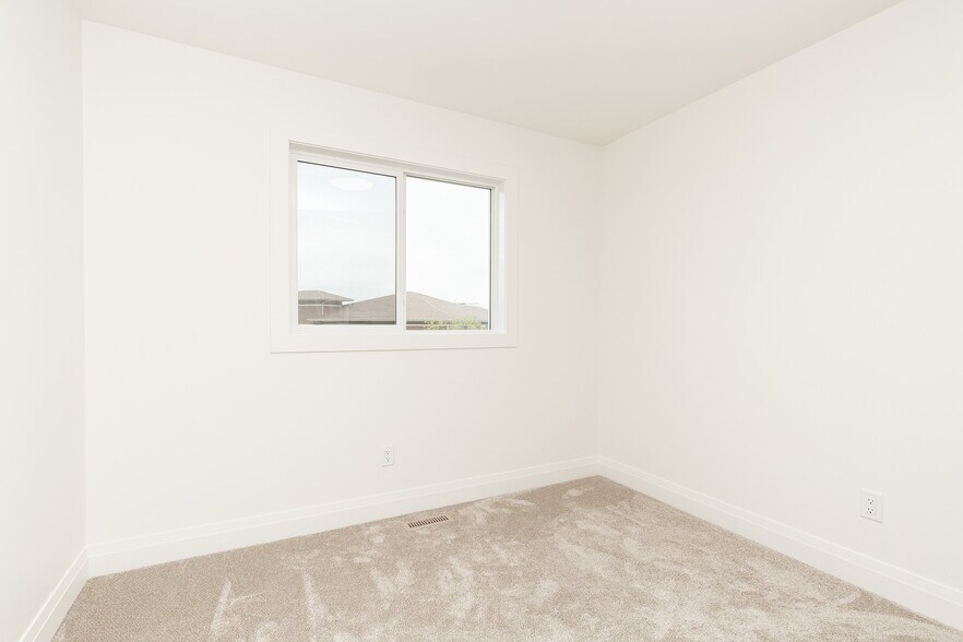 More Photos Of 304 50 w, Raymond Multifamily For Sale