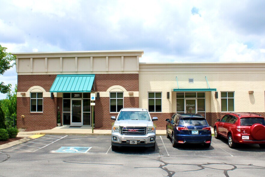 More Photos Of 212 Overlook Cir, Brentwood Office For Sale