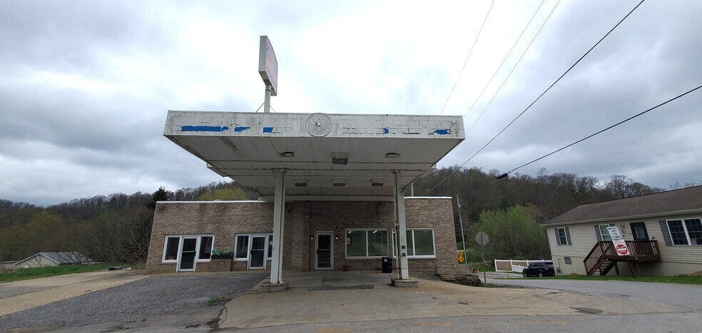 More Photos Of 163 Main St, Bruin Freestanding For Sale