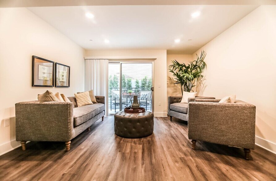 More Photos Of 5026 Rosewood Ave, Los Angeles Apartments For Sale