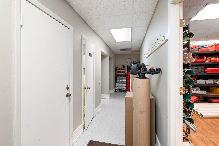 More Photos Of 316 N Main St, Lake Mills Office For Sale