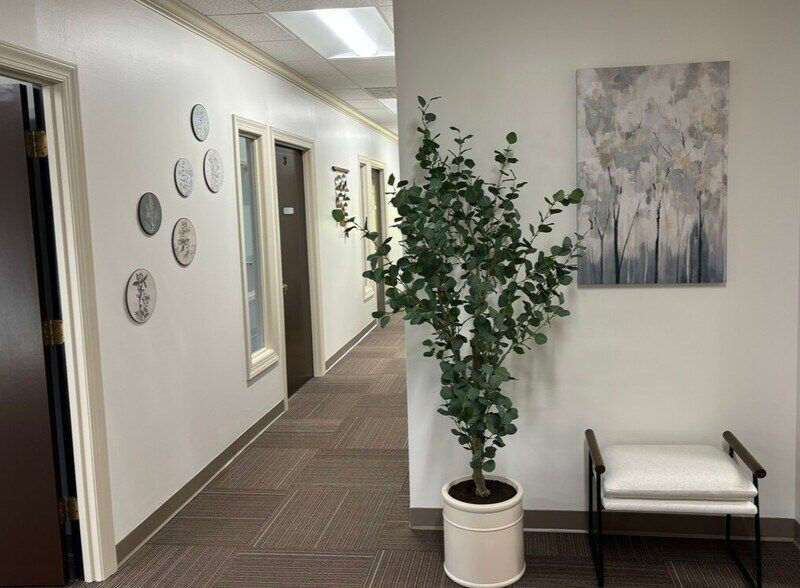 More Photos Of 5121 Maryland Way, Brentwood Coworking Space